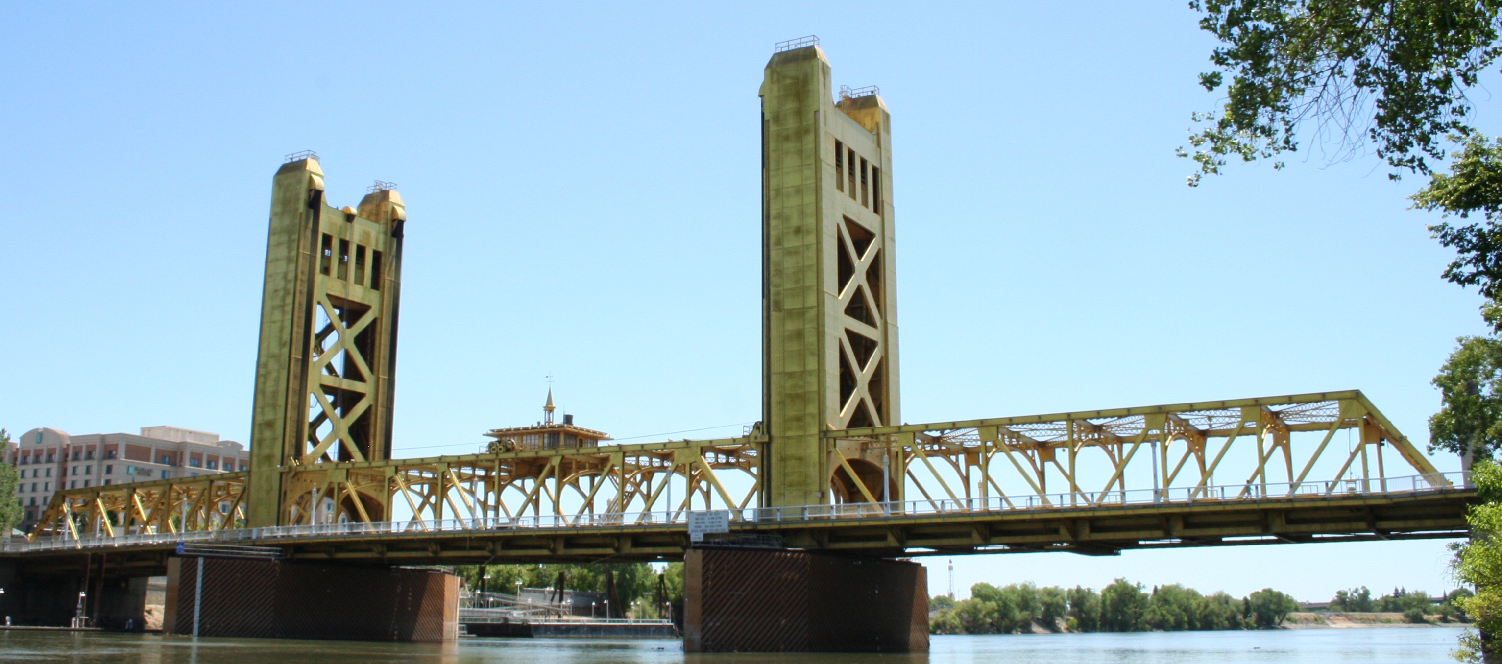 Bridge and street photography sample